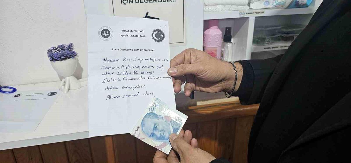 Tokat'ta bir vatandaş camiye para bıraktı