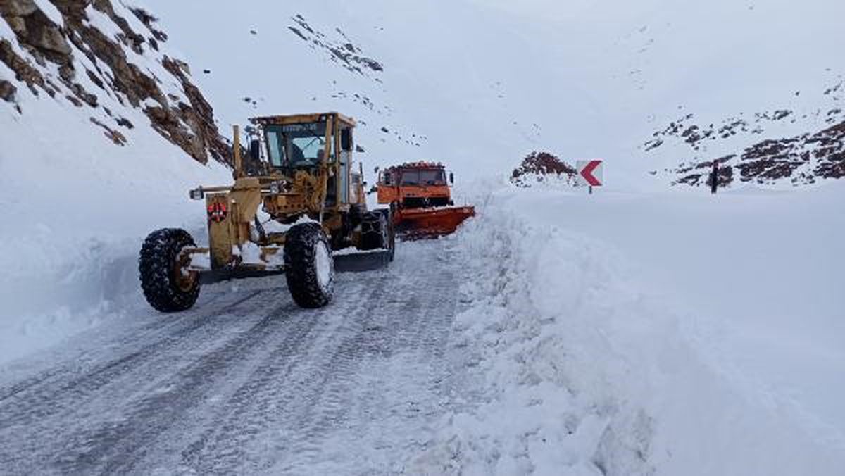 Hakkari-Şırnak kara yolu çığ nedeniyle kapanmıştı, yeniden açıldı
