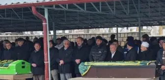 KAYSERİ'de Sobadan Sızan Gazdan Zehirlenen Baba ve Oğulun Cenazeleri Toprağa Verildi