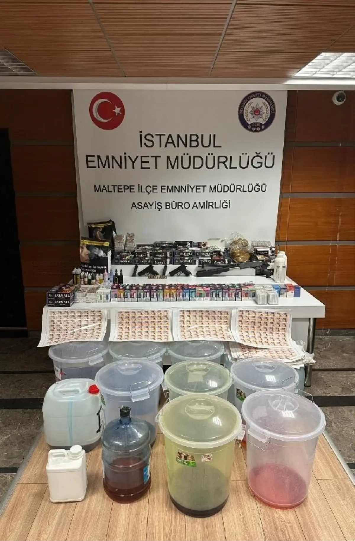 Maltepe'de Kaçak Elektronik Sigara Operasyonu