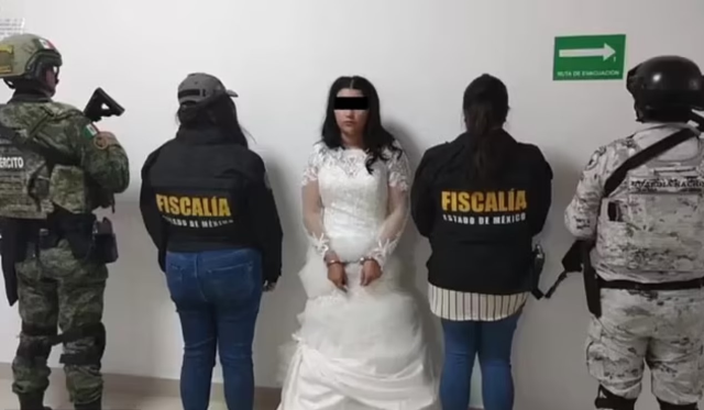 Meksikalı Gelin, düğün pastasını kestiği sırada polis tarafından gözaltına alındı