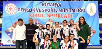 Pazarlar Spor Lisesi Kız Futsal Takımı İl Finallerinde Birinci Oldu