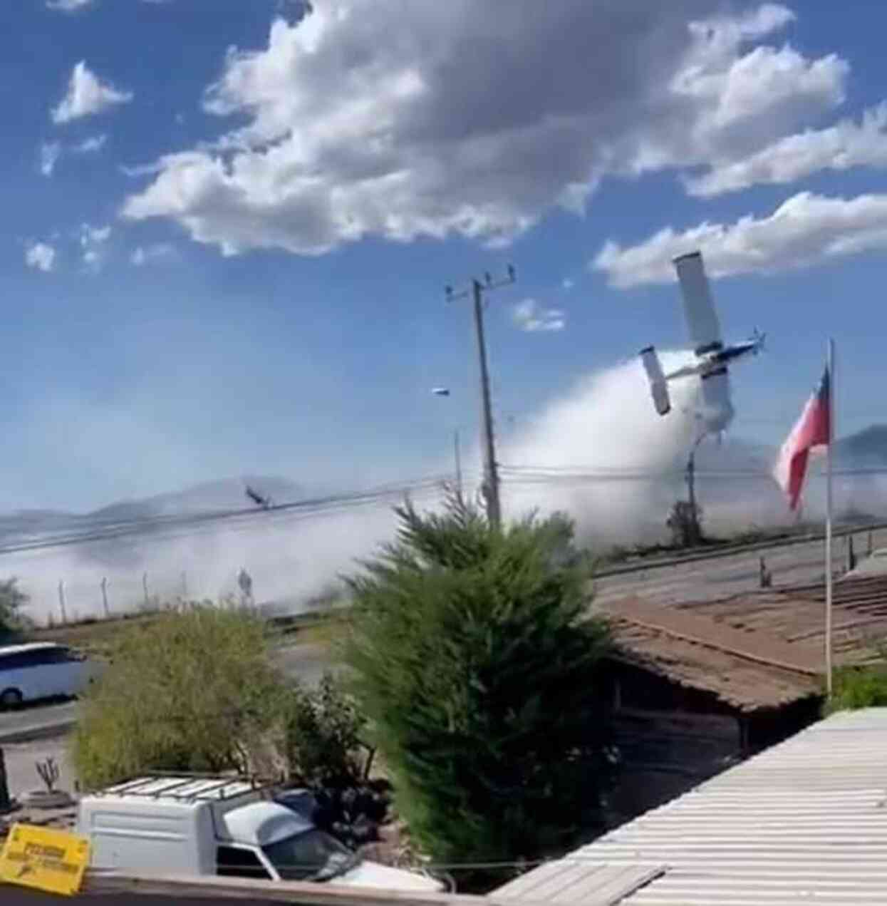 Şili'de yangına müdahale eden yangın uçağı elektrik kablolarına çarptı. Alev topuna dönen uçağın pilotu feci şekilde hayatını kaybetti Şili'de yangına müdahale eden yangın uçağı elektrik kablolarına çarptı. Alev topuna dönen uçağın pilotu feci şekilde hayatını kaybetti