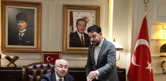 Adana Valisi Yavuz Selim Köşger, Yılın Kareleri oylamasına katıldı