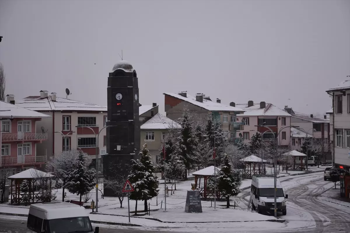 Tokat'ın Başçiftlik İlçesi Kar Yağışıyla Beyaza Büründü