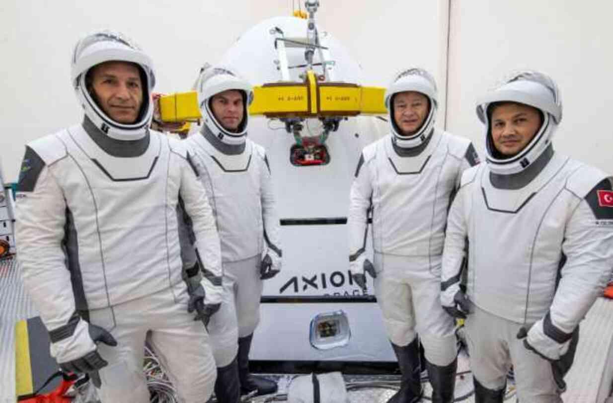 İlk Türk Astronot Alper Gezeravcı CANLI YAYIN | Alper Gezeravcı uzay yolculuğu hangi kanalda? Fırlatma CANLI YAYIN İZLE!