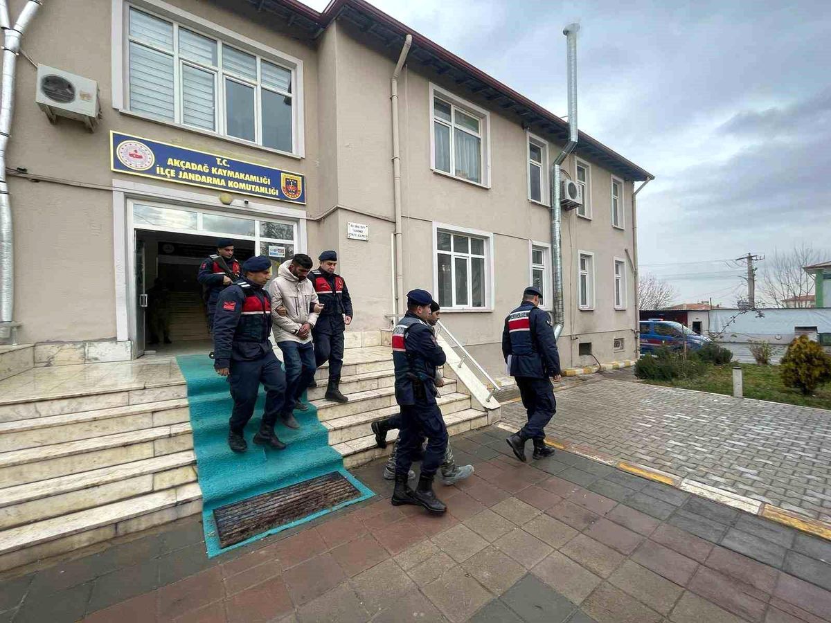 Malatya'da Kabloları Çalmaya Çalışan 2 Kişi Yakalandı