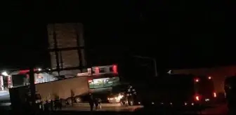 Kastamonu'da TIR Devrildi, D-100 Karayolu Trafiğe Kapandı