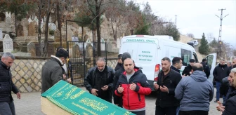 Mersin'de meydana gelen otobüs kazasında hayatını kaybedenlerin cenazeleri defnedildi