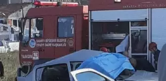 Kocaali'de kafa kafaya çarpışan otomobillerde 1 ölü, 2 yaralı