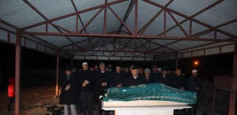 Sultanbeyli'de yangında hayatını kaybeden işçinin cenazesi toprağa verildi