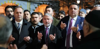 AK Parti'nin Çorum Belediye Başkan Adayı Halil İbrahim Aşgın, Kalabalık Bir Grup Tarafından Karşılandı