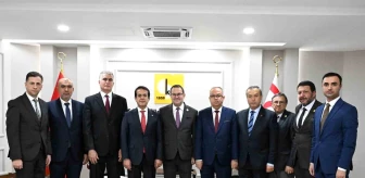 Antalya Ticaret Borsası Yönetimi KKTC Cumhurbaşkanı Ersin Tatar'ı Ziyaret Etti