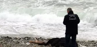 Avcılar sahilinde erkek cesedi bulundu! Ekipler tek ihtimal üzerinde duruyor