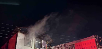 Kastamonu'da çatı yangını: Binanın çatısı kullanılamaz hale geldi