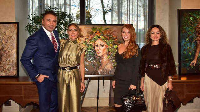 Doğaya Dönüş Sergisinde Yaprak Ve Ağaçlar Tuvale Dönüştü