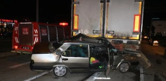 Erbaa'da TIR'a arkadan çarpan otomobilin sürücüsü yaralandı