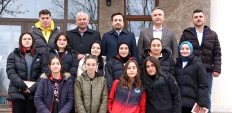 Pazarlar Spor Lisesi Kız Futsal Takımı İlçe Kaymakamı'nı Ziyaret Etti