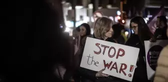 Yahudi aktivistler Tel Aviv'de Gazze'deki katliamları protesto etti