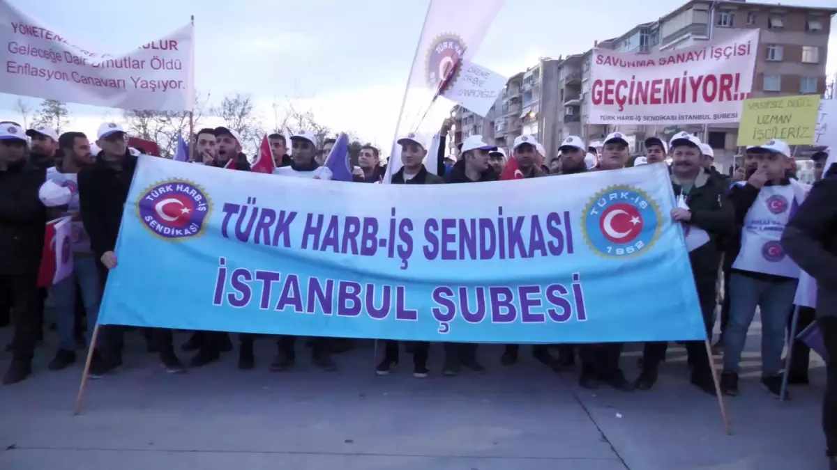 Türk Harb-İş Sendikası İstanbul Şubesi, askeri fabrikalarda düşük ücretler nedeniyle eylem yaptı