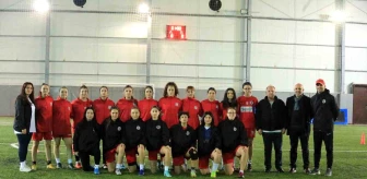 Yalovaspor Kadın Futbol Takımı Sezonun İlk Maçına Hazırlanıyor