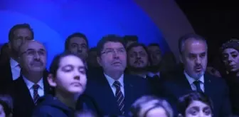 Adalet Bakanı Yılmaz Tunç, Türkiye'nin uzay yolculuğunu izledi
