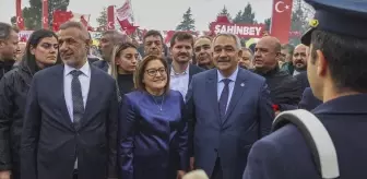 AK Parti Gaziantep Büyükşehir Belediye Başkan adayı Şahin, kentte coşkuyla karşılandı