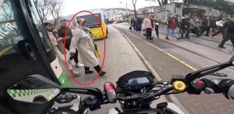 Bursa'da motosiklet sürücüsünün hayat kurtaran manevrası kask kamerasında