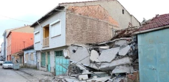 Eskişehir'de 10 Yıllık Bina Çöktü