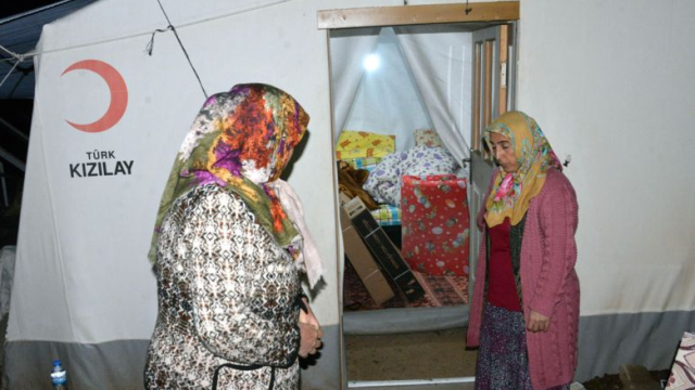 Haluk Levent sözünü tuttu! Şehit Müslüm Özdemir'in ailesine ev aldı, eşyalar da Melek Mosso'dan