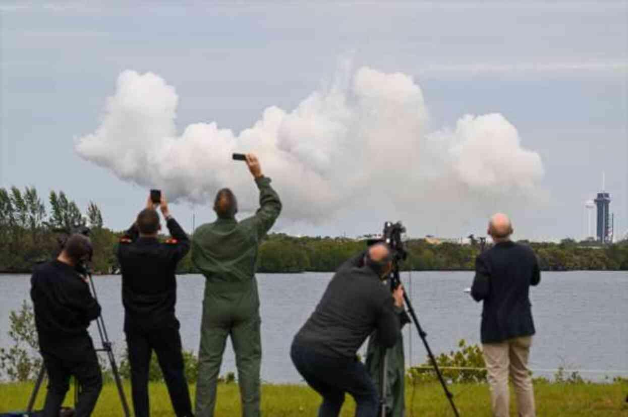 İlk Türk Astronot Alper Gezeravcı'nın uzaya fırlatıldığı anlar İlk Türk Astronot Alper Gezeravcı'nın uzaya fırlatıldığı anlar