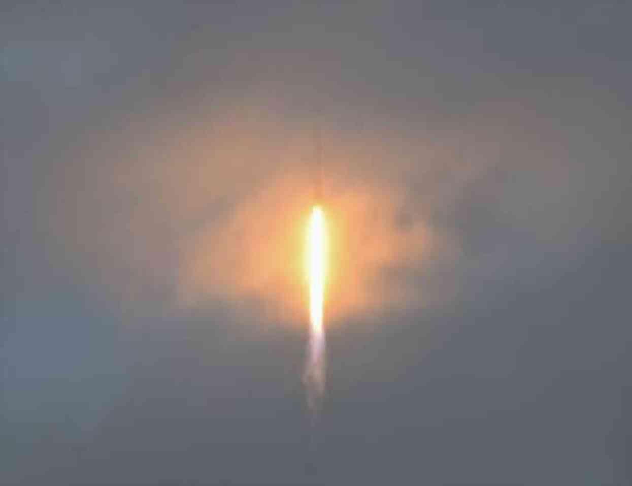 İlk Türk Astronot Alper Gezeravcı'nın uzaya fırlatıldığı anlar İlk Türk Astronot Alper Gezeravcı'nın uzaya fırlatıldığı anlar