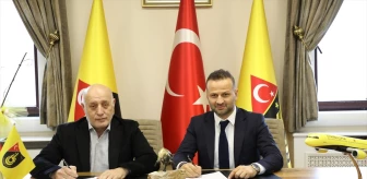 İstanbulspor, Osman Zeki Korkmaz'ı Teknik Direktör olarak göreve getirdi