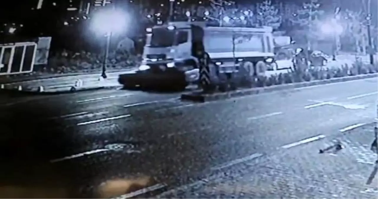 Malatya'da kamyon park halindeki 8 araca çarptı