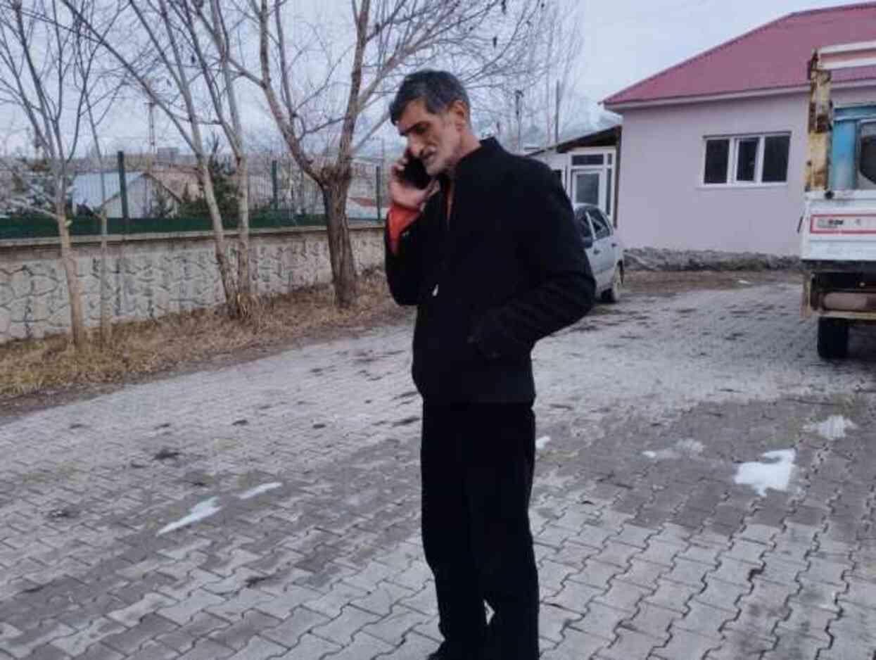 Muş'ta metruk evde asılı bulunan öğrenciler toprağa verildi