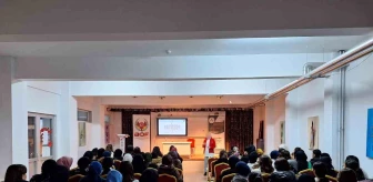 Eskişehir'de öğrencilere terörle mücadele konferansları verildi