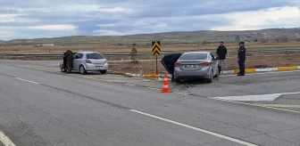 Sivas'ta trafik kazasında 2 kişi yaralandı