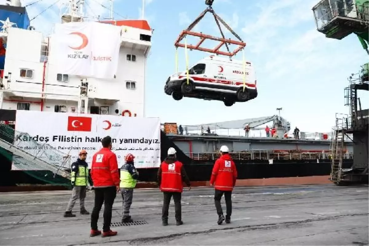 TÜRK Kızılay 1510 Ton Yardım Malzemesi Taşıyan 3. Gemi Denize Açıldı