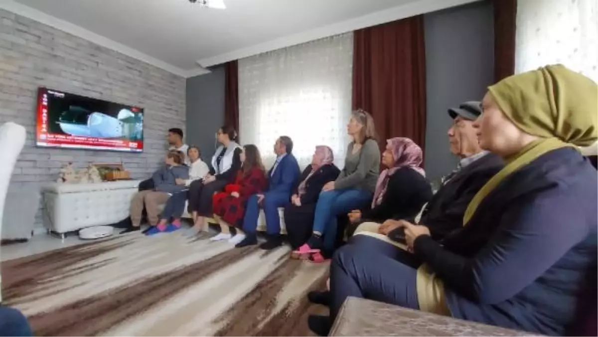 Türkiye'nin ilk astronotu Alper Gezeravcı'nın uzay yolculuğu heyecanla izlendi