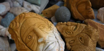 Çanakkaleli Emekli, Taş Yontma Sanatıyla Eserler Üretiyor