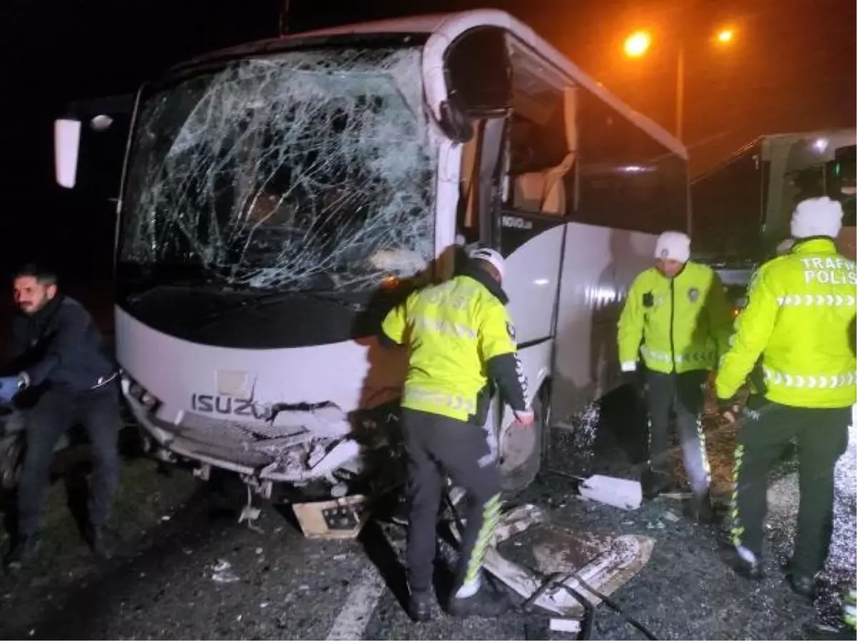 Edirne'de polis servis midibüsü ile otobüs çarpıştı: 10'u polis 11 kişi yaralandı