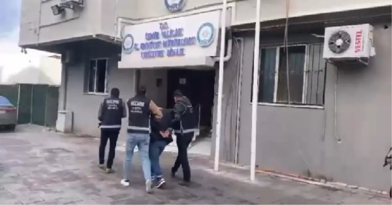 Kazakistan Uyruklu Kırmızı Bültenle Aranan Şüpheli İzmir'de Yakalandı