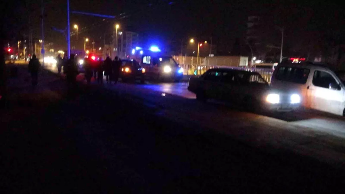 Malatya'da traktör ile hafif ticari araç çarpıştı, 1 kişi yaralandı