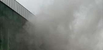 İstanbul Üsküdar'da Katlı Otoparkta Yangın Çıktı