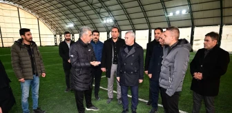 Yeşilyurt Belediye Başkanı Mehmet Çınar, Yakınca Spor Adası'ndaki spor alanlarını inceledi