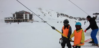 Hakkari'deki Merga Bütan Kayak Merkezi'nde Yarıyıl Tatili Yoğunluğu