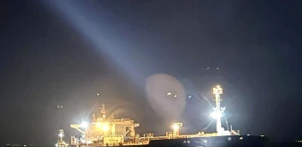 Liberya bayraklı 'Peria' isimli yakıt tankeri İstanbul Boğazı geçişi sırasında arızalandı