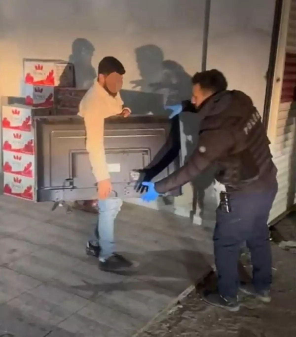 Diyarbakır'da İkinci El Eşya İşyerinden 15 Televizyon Çalındı
