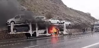 Mersin'de TIR Yangınında 6 Otomobil Kullanılamaz Hale Geldi