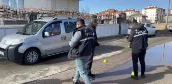 Aksaray'da park halindeki araca tüfekle ateş açıldı